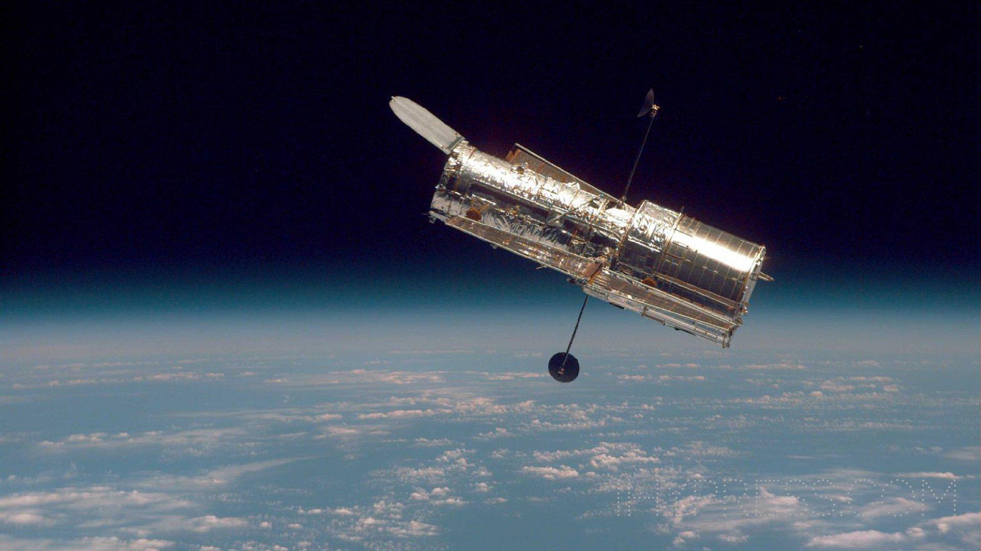 Hubble Space Telescope Collection (36)
